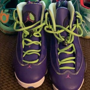 Multicolor Jordan’s tennis shoes